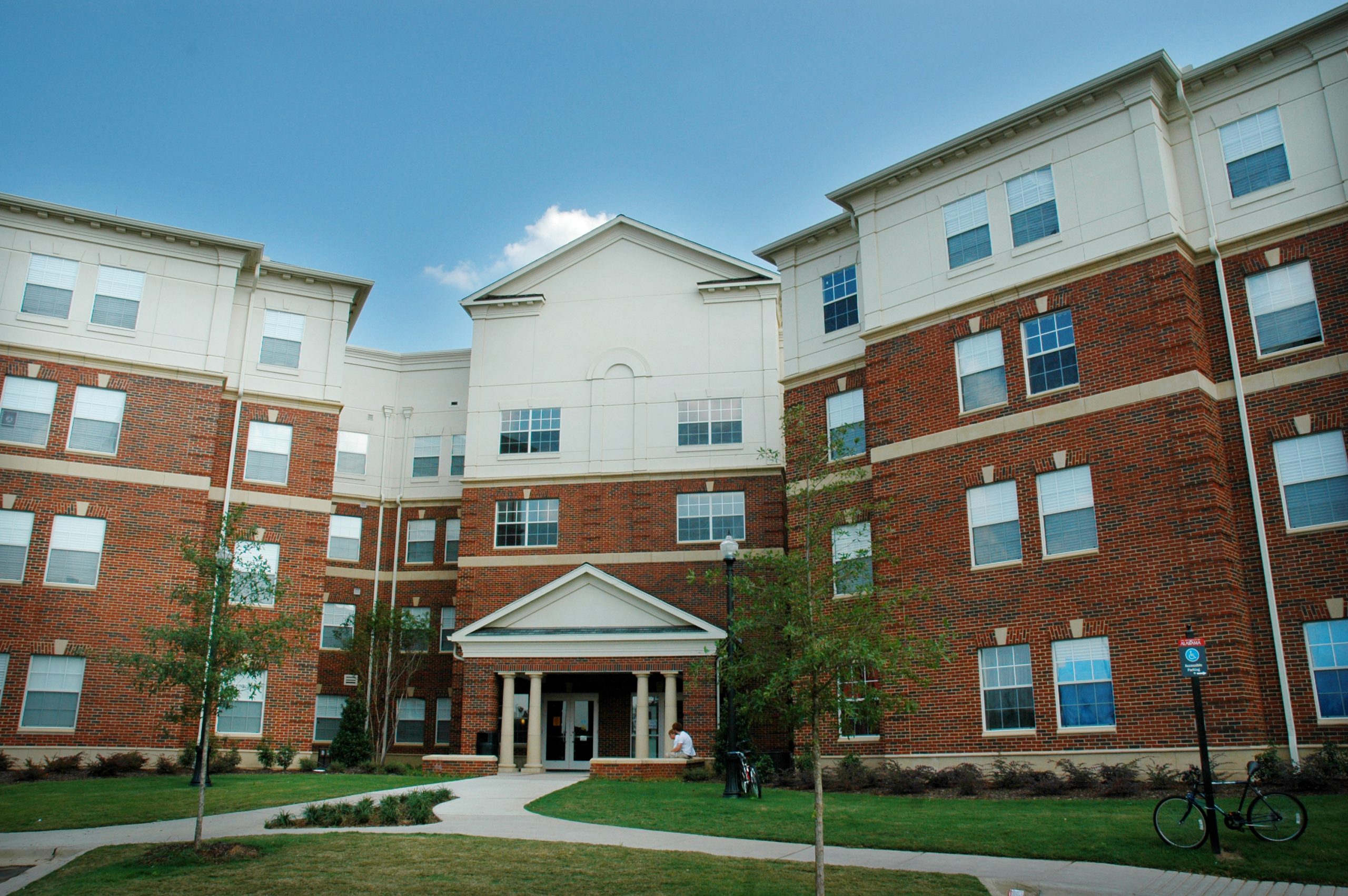 University of Alabama: Lakeside Residence Hall